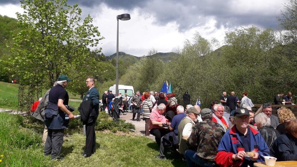 po končani slovesnosti še enolončnica