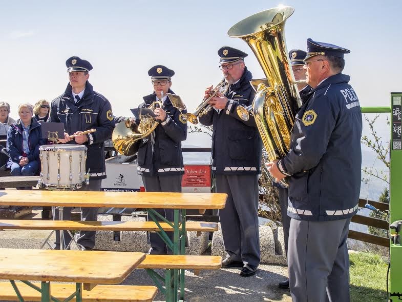 kvartet in bobnar Policijskega orkestra