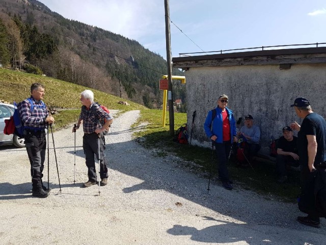 počitek pred vzponom na Čemšeniško planino