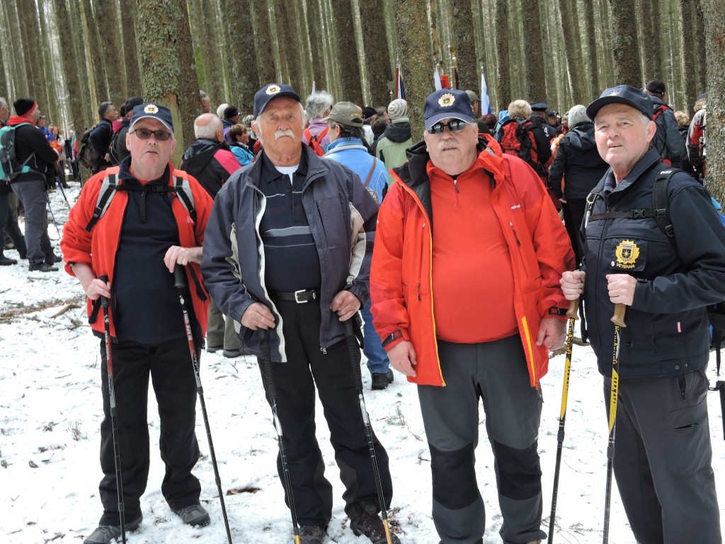 člani PVD Sever Zasavje na Šarhovem pohodu