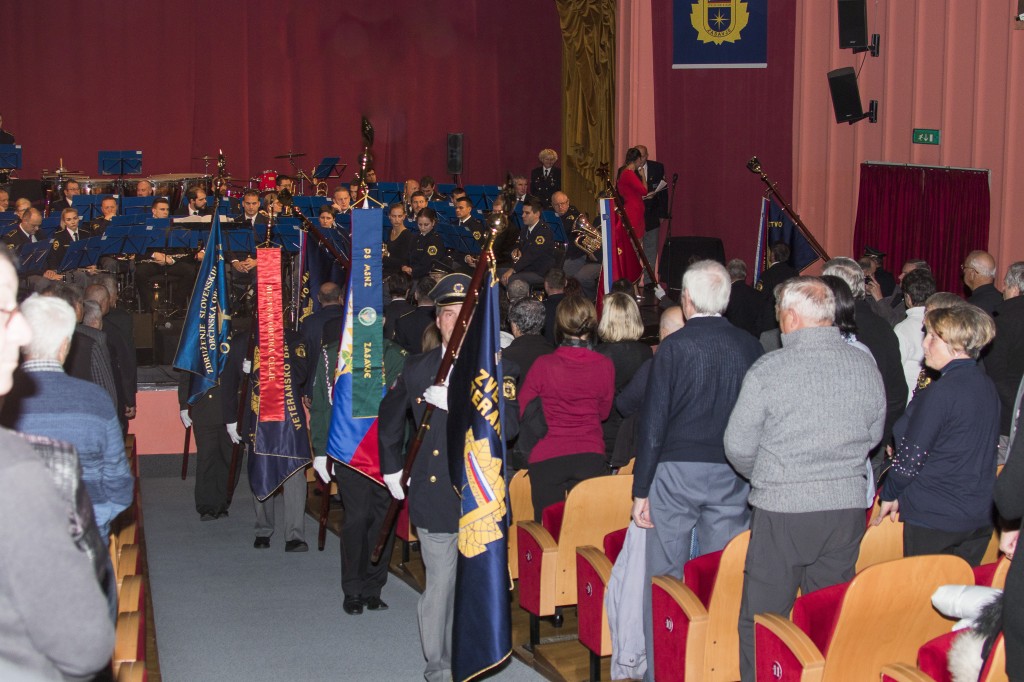 odhod praporščakov iz dvorane