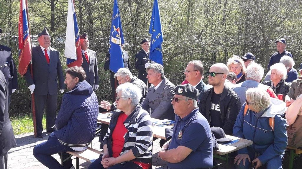 gostje na zboru veteranov