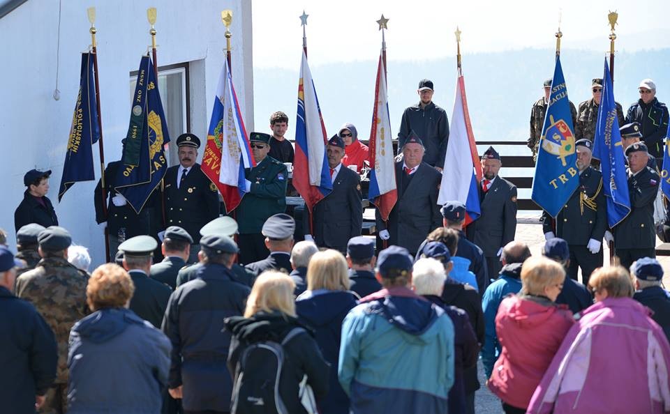 himna in pozdrav praporščakov