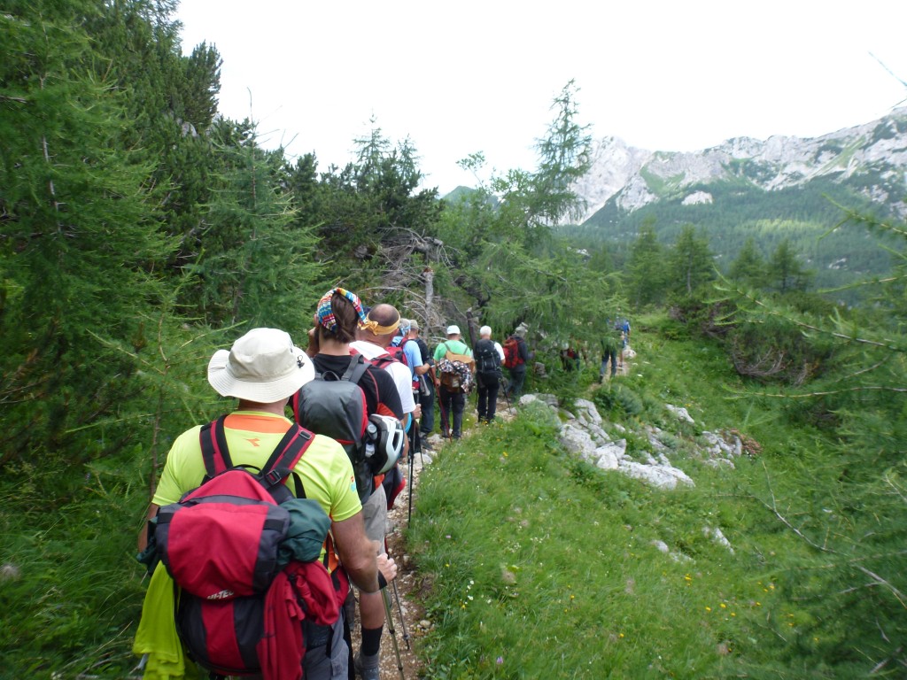 odhod pohodnikov na Pokljuko