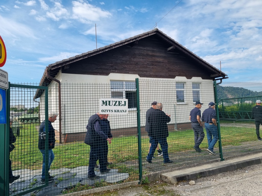 Ogled Muzeja osamosvojitve OZVVS Kranj v Vojašnici Petra Petrič v Kranju