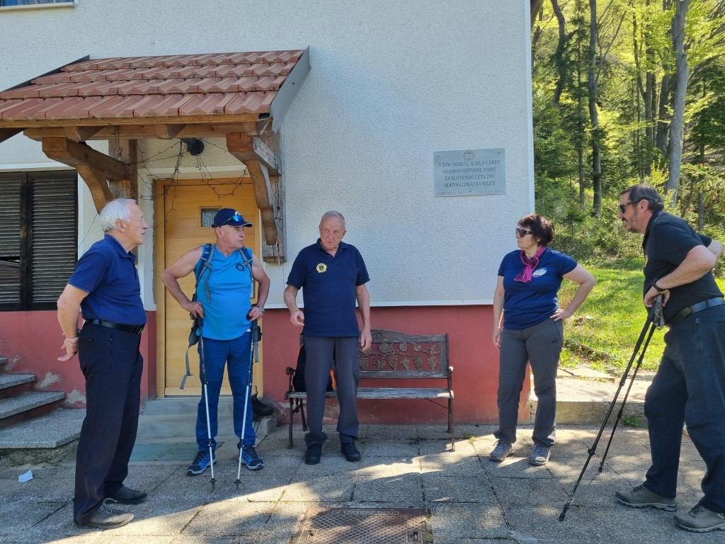 Pohod in spominska slovesnost na Prvinah