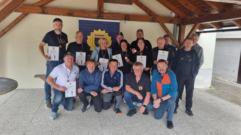 Društveno tekmovanje v streljanju z zračno puško